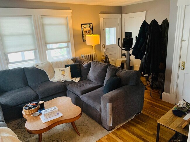 Building Photo - 34 Morton St