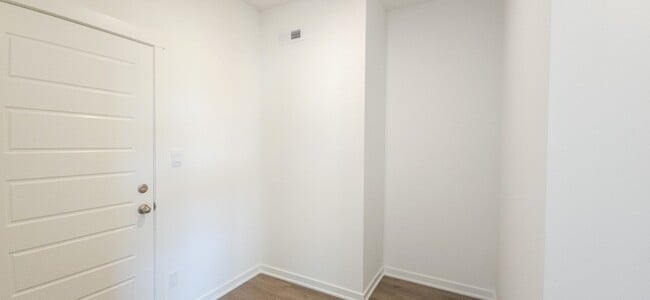 Building Photo - 4113 Viceroy St