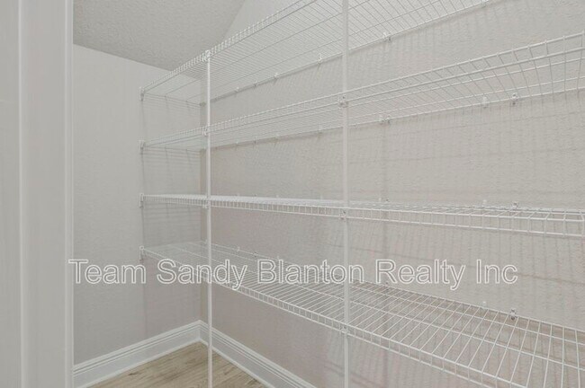 Building Photo - 5402 Parkside Dr