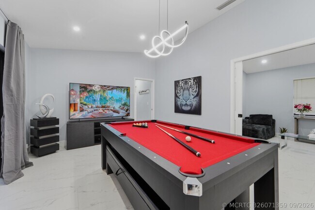 Building Photo - 606 Juniper Pl