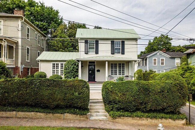 Building Photo - 1301 Clay St