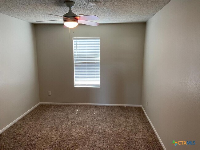 Building Photo - 4102 Waterproof Dr