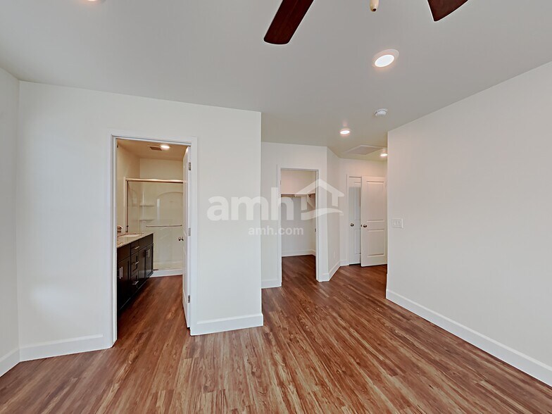 Building Photo - 684 W Laredo Ave