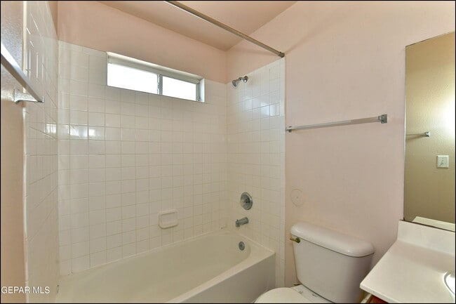 Building Photo - 4100 Tierra Venado Dr