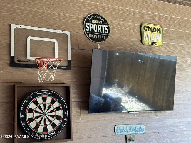 Building Photo - 330 Dunvegan Ct