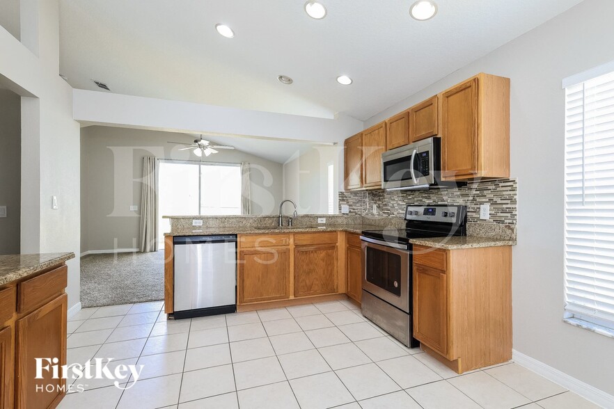Building Photo - 745 Troon Cir