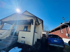 Building Photo - 503 Irving Ave