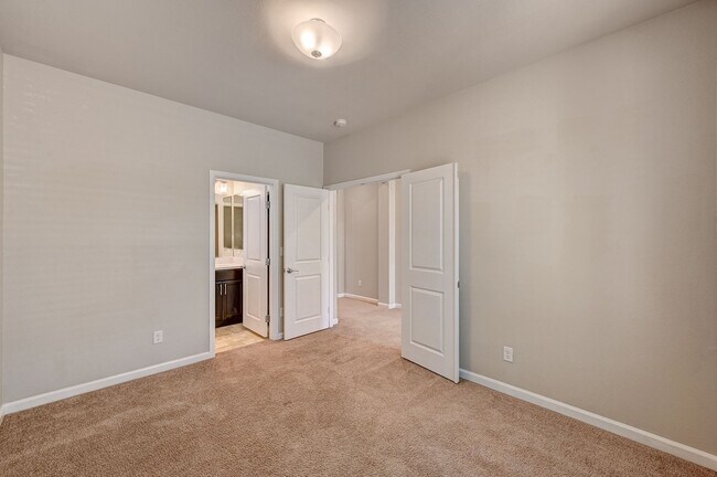 Building Photo - 6626 Tangled Vines Ave