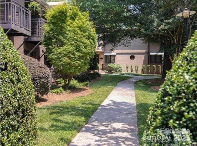 Building Photo - 227 N Dotger Ave