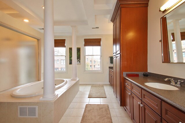 Building Photo - 1813 Admiral Ct