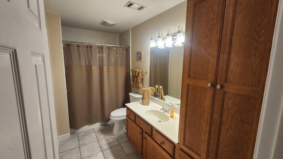 Building Photo - 6576 Johnson Cir