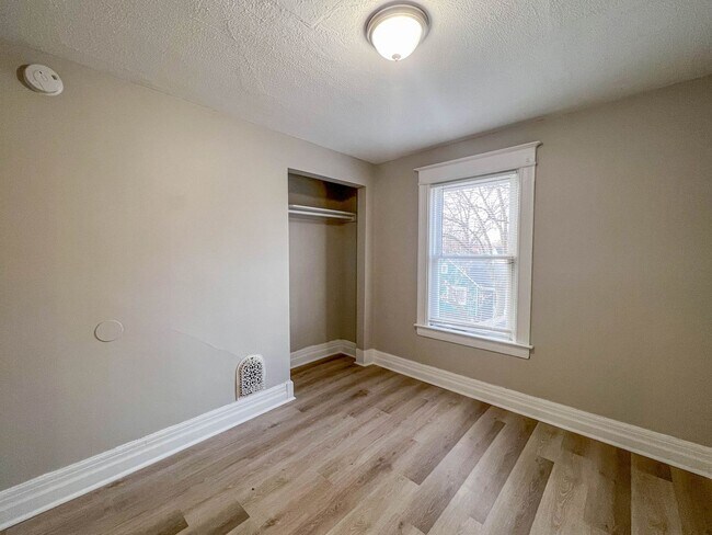Building Photo - 528 Seward St