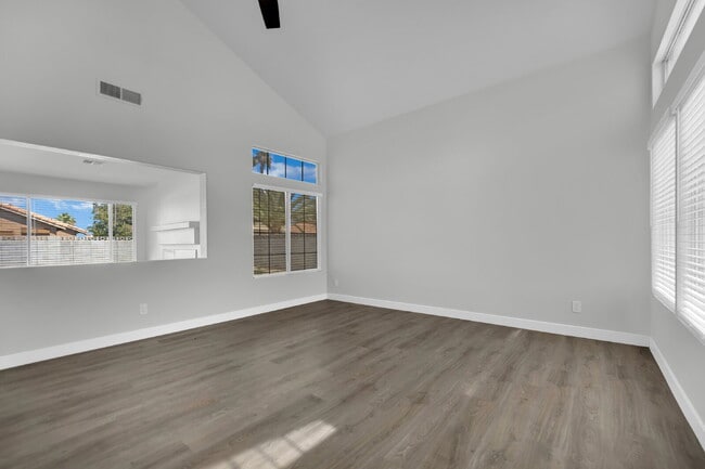 Building Photo - Step into this charming 3-bedroom, 3-bathroom home that has so much to offer!