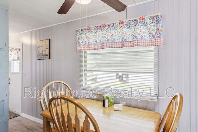 Building Photo - 77 Wildwood Ln