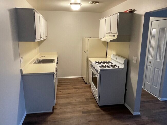 Building Photo - 38255 Fairway Ct