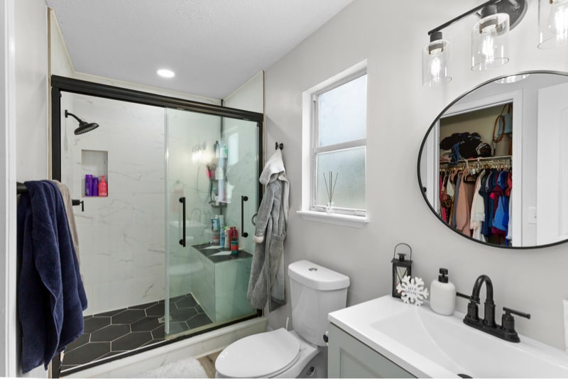 Building Photo - 3989 Hunters Lake Cir E