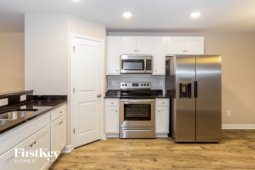 Building Photo - 145 McKinnon Ave NE