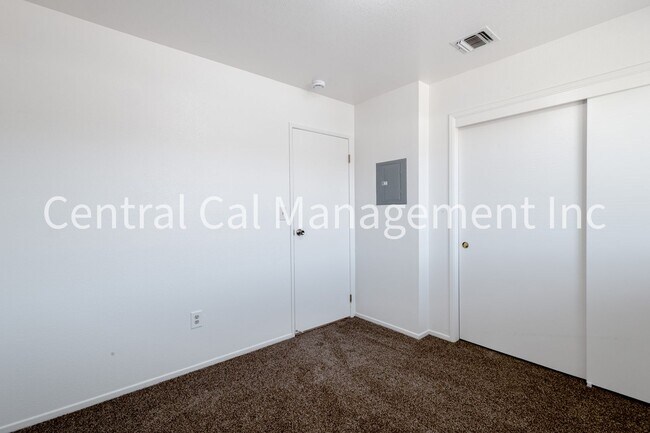 Building Photo - 4207 Eton St