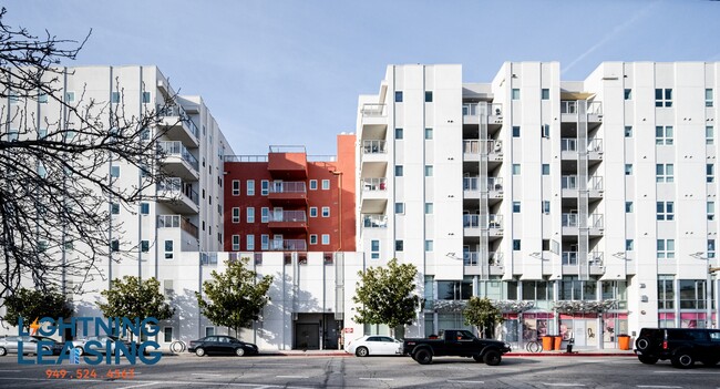 Building Photo - 11405 Chandler Blvd
