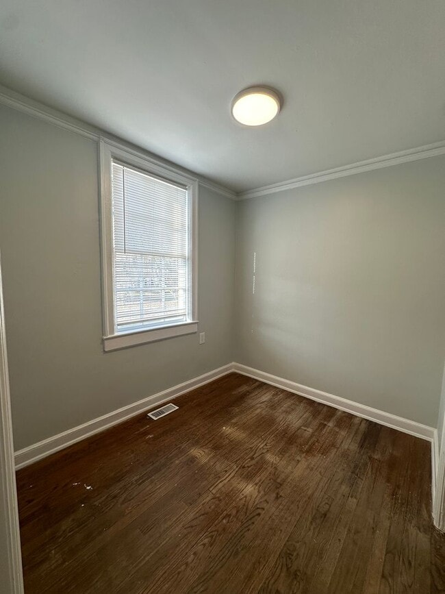 Building Photo - 2940 Oleander Dr