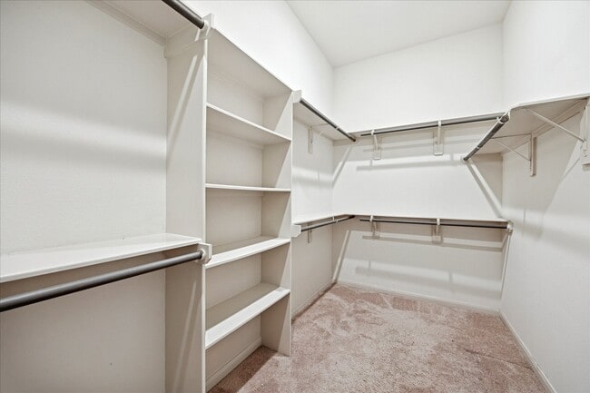 Building Photo - 6018 Bristol Spur Ln