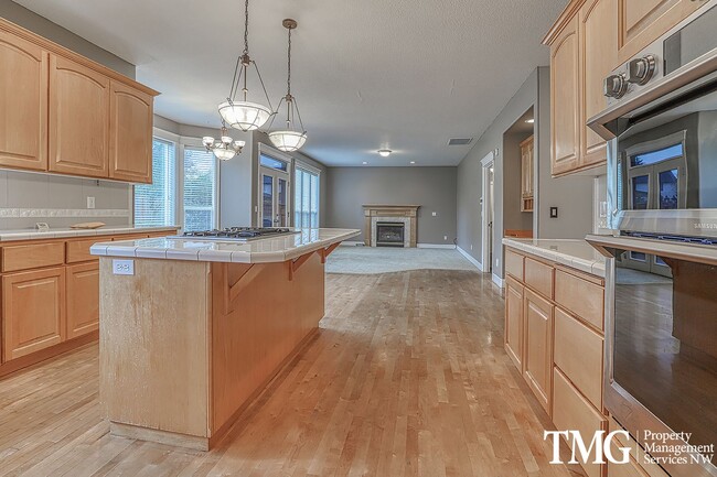 Building Photo - Stunning Home in Sought-After Ashley Heights!