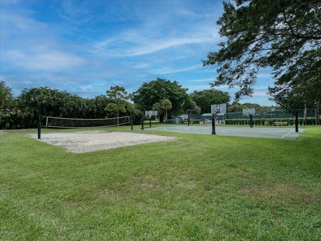 Building Photo - 2908 Banyan Blvd Cir NW