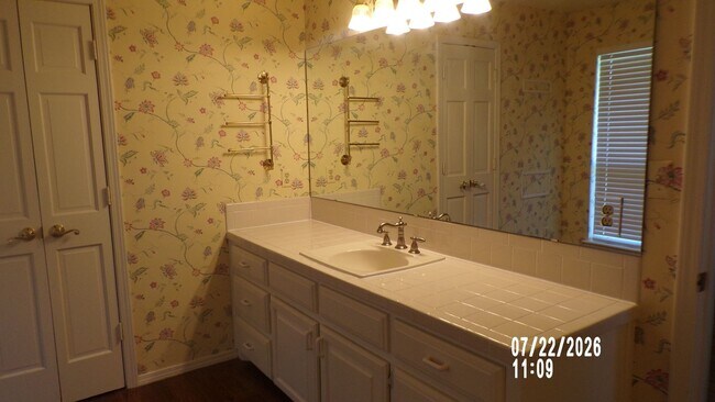 Building Photo - Fantastic home located in Wyatt Acres
