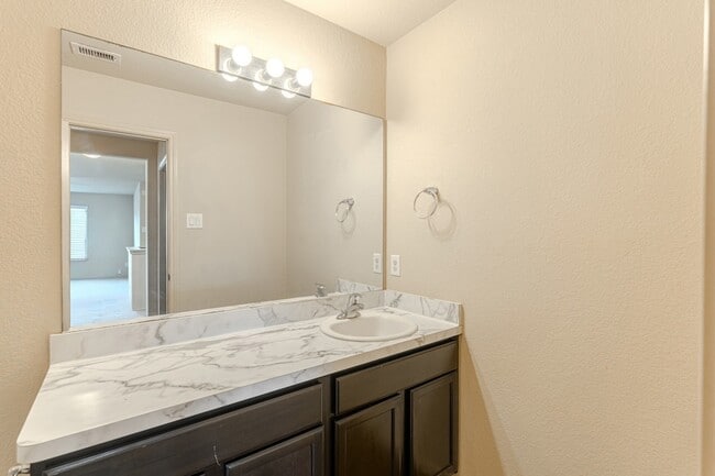 Building Photo - 2007 Naplechase Crest Dr