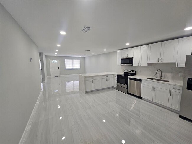 Building Photo - 4072 SW 51st St