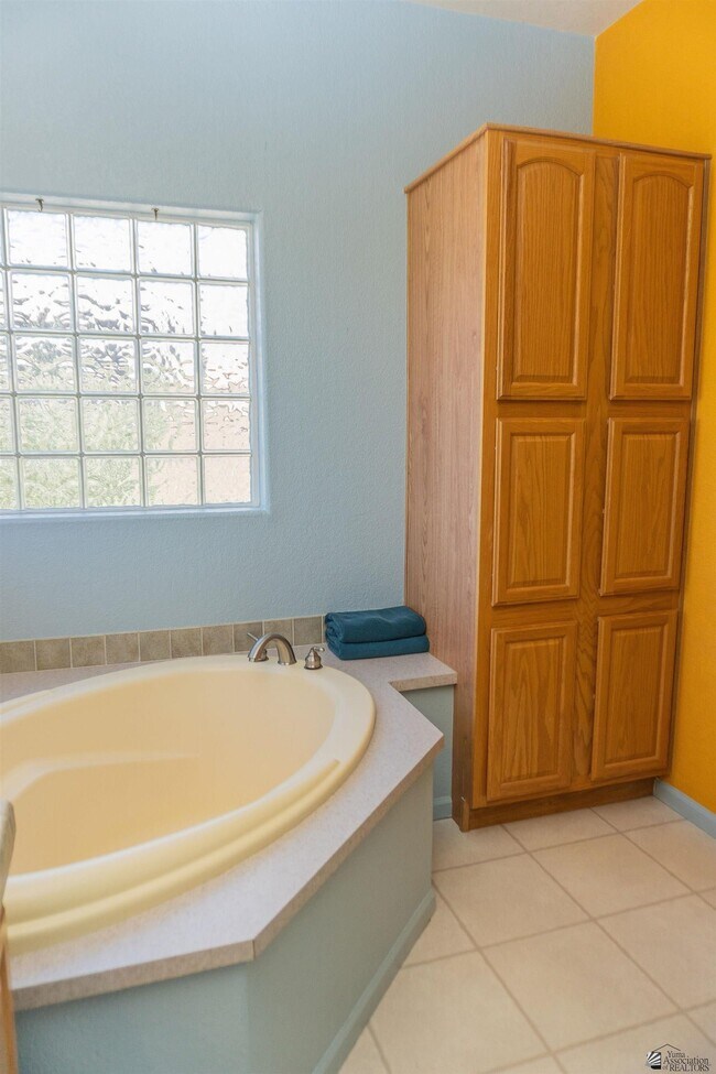 Building Photo - 28702 Canal Ave