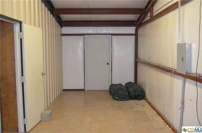 Building Photo - 205 FM 2722