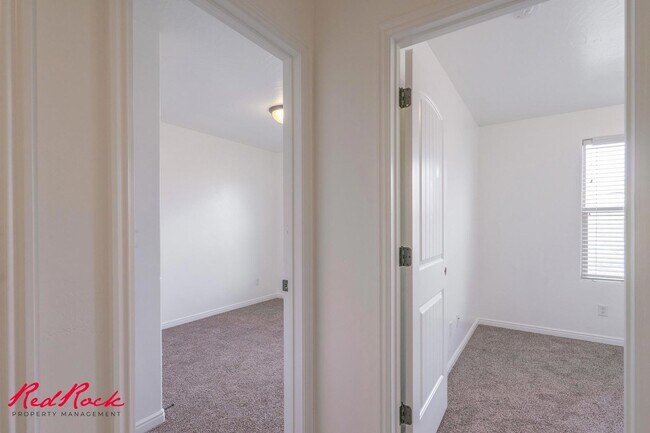 Building Photo - 2075 S Sir Monte Dr