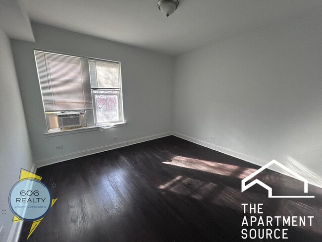 Building Photo - 2004 W Jarvis Ave