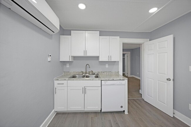 Building Photo - 104 Taylor Blvd