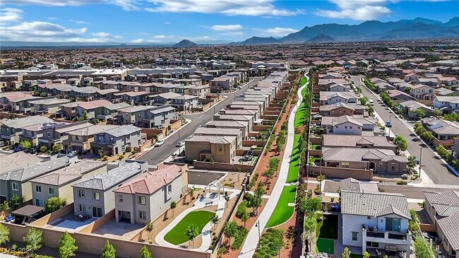 Building Photo - 8907 Roadrunner Ravine St