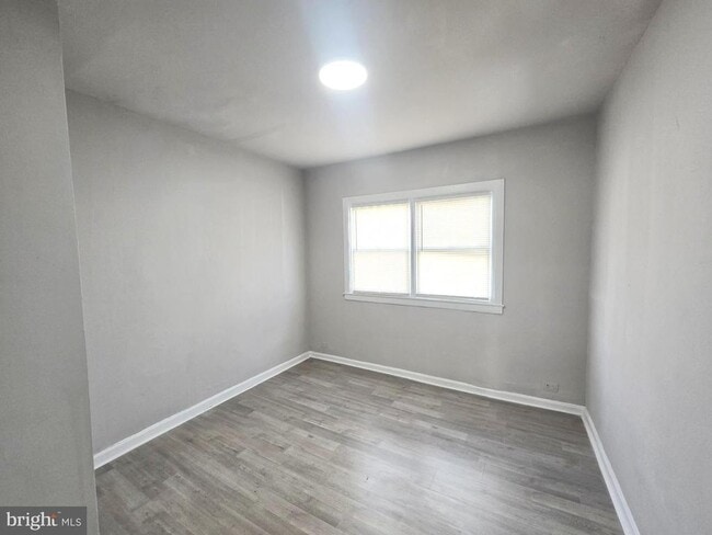 Building Photo - 4436 N Chadwick St