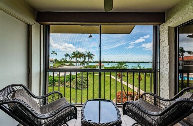 Building Photo - 6295 Bahia Del Mar Cir