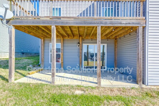 Building Photo - 2704 Orleans Dr