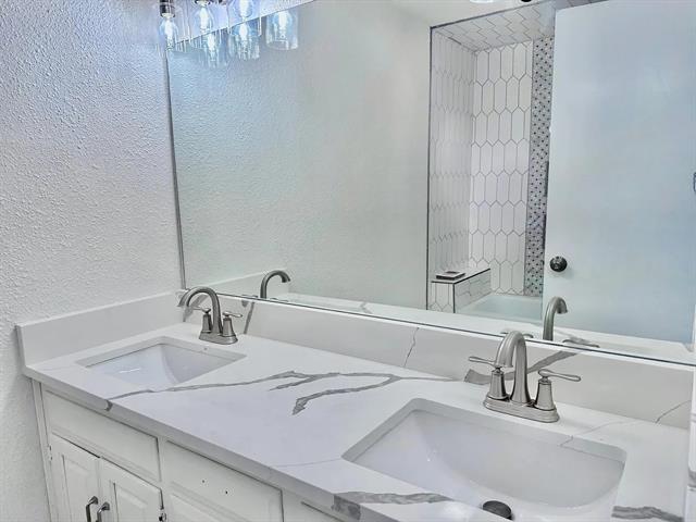 Building Photo - 2345 Monticello Cir