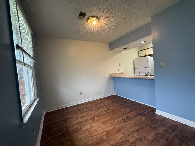Building Photo - 116 Wichita Dr