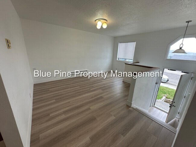 Building Photo - 1222 Holman Ave