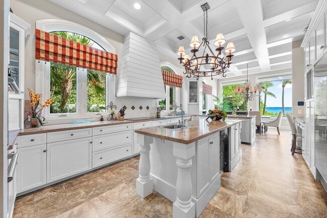 Building Photo - 2525 S Ocean Blvd