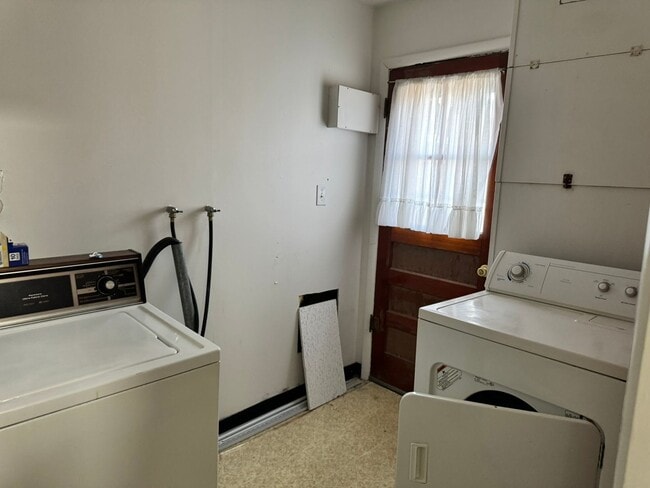 Building Photo - 1918/1920/1922 East 16th Street