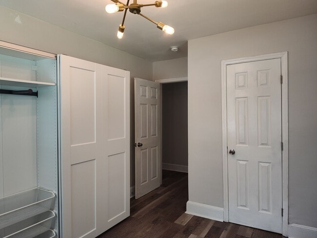 Building Photo - Move-in ready Ranch Style Home Located in ...