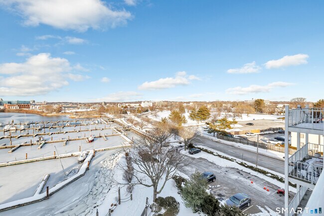 Building Photo - 43 Harbor Dr