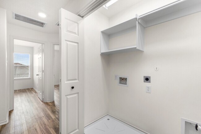 Building Photo - 8710 Thistlemoor Ln