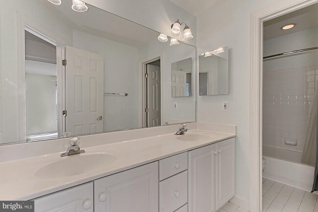 Building Photo - 1850 Brenthill Wy