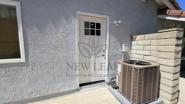 Building Photo - 17071 Holguin Ct