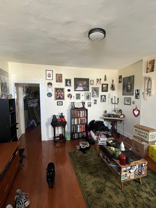 Building Photo - 707 Bunnecke Ave